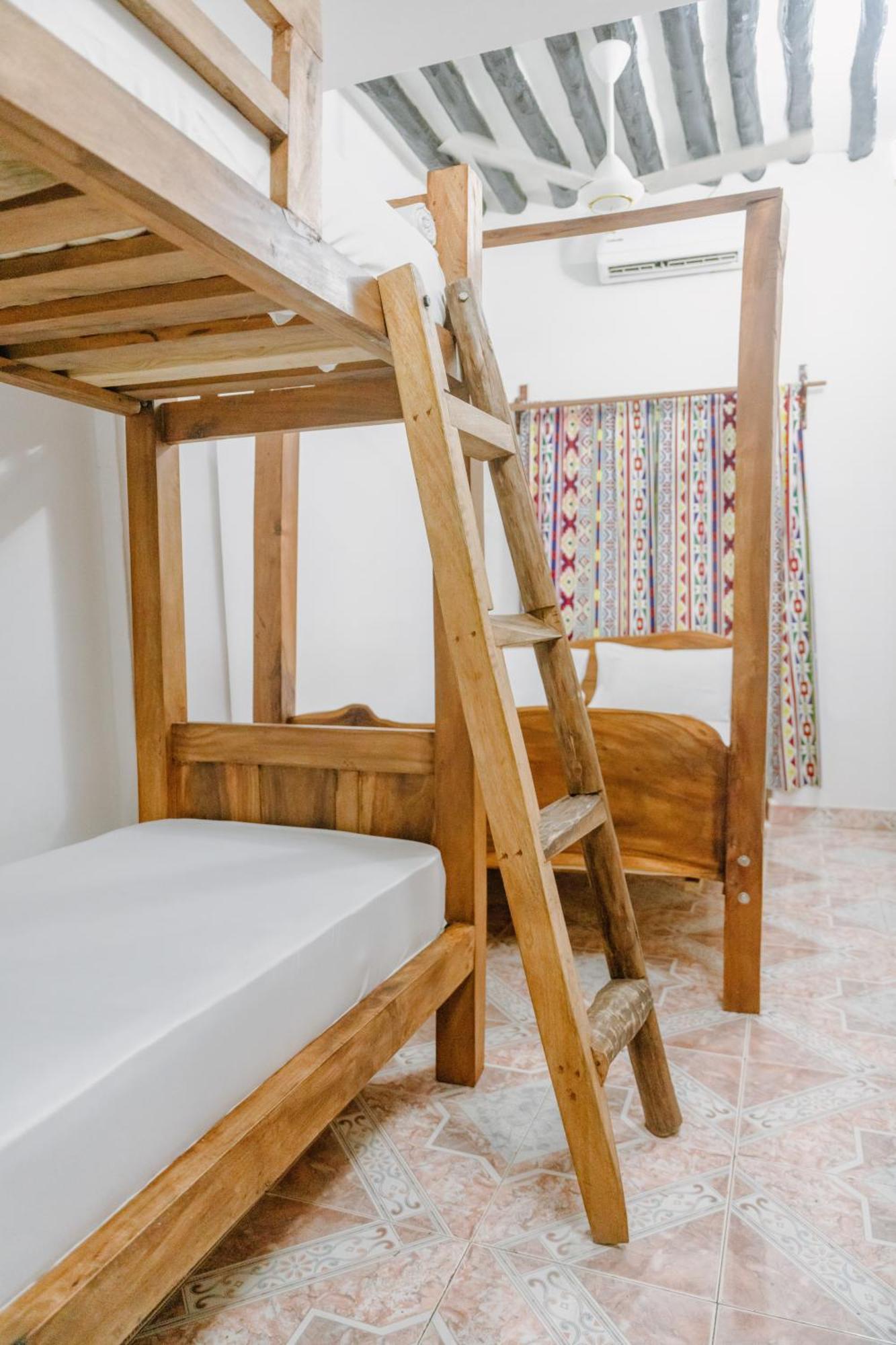 Shoki Shoki Guest House Zanzibar ภายนอก รูปภาพ