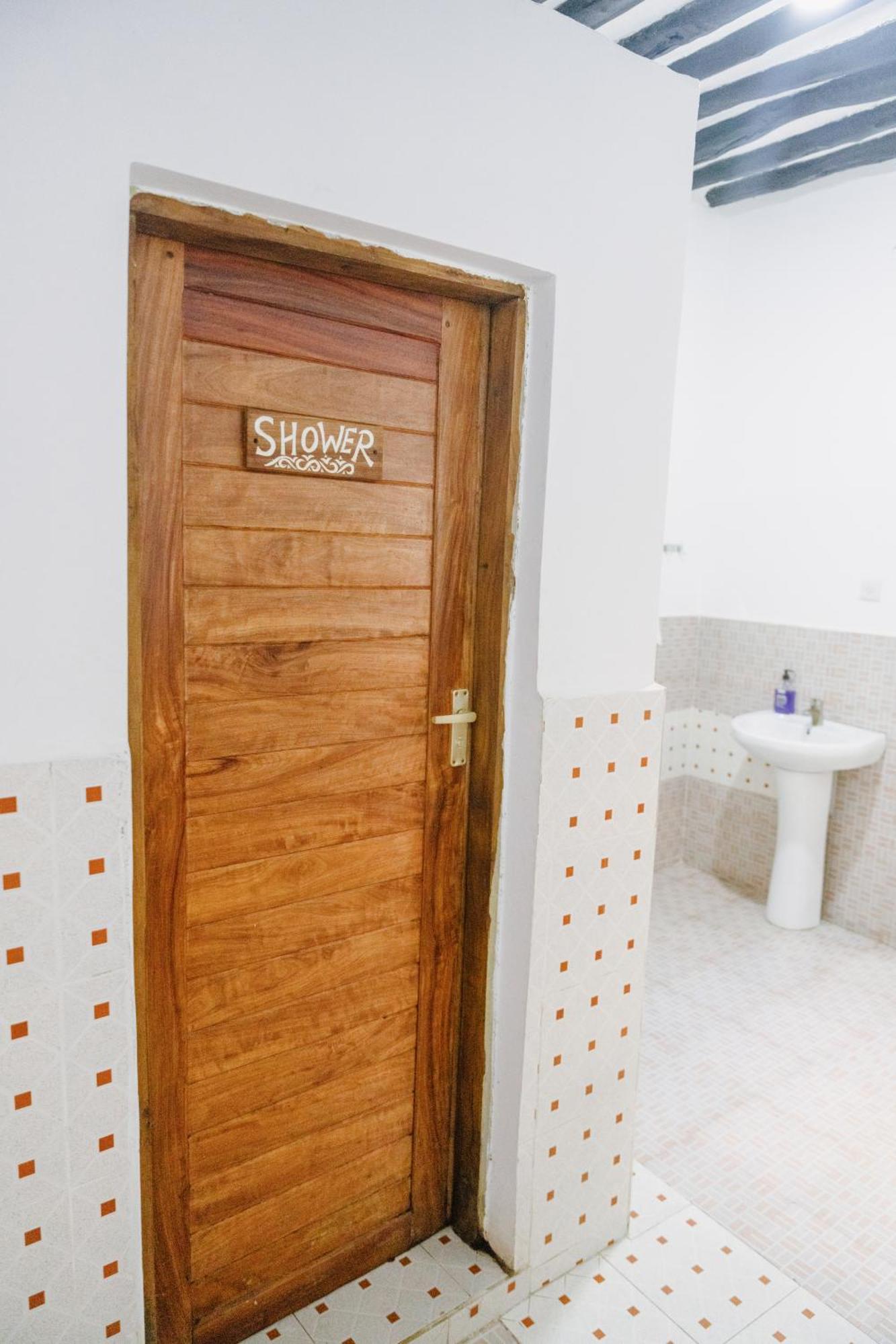 Shoki Shoki Guest House Zanzibar ภายนอก รูปภาพ