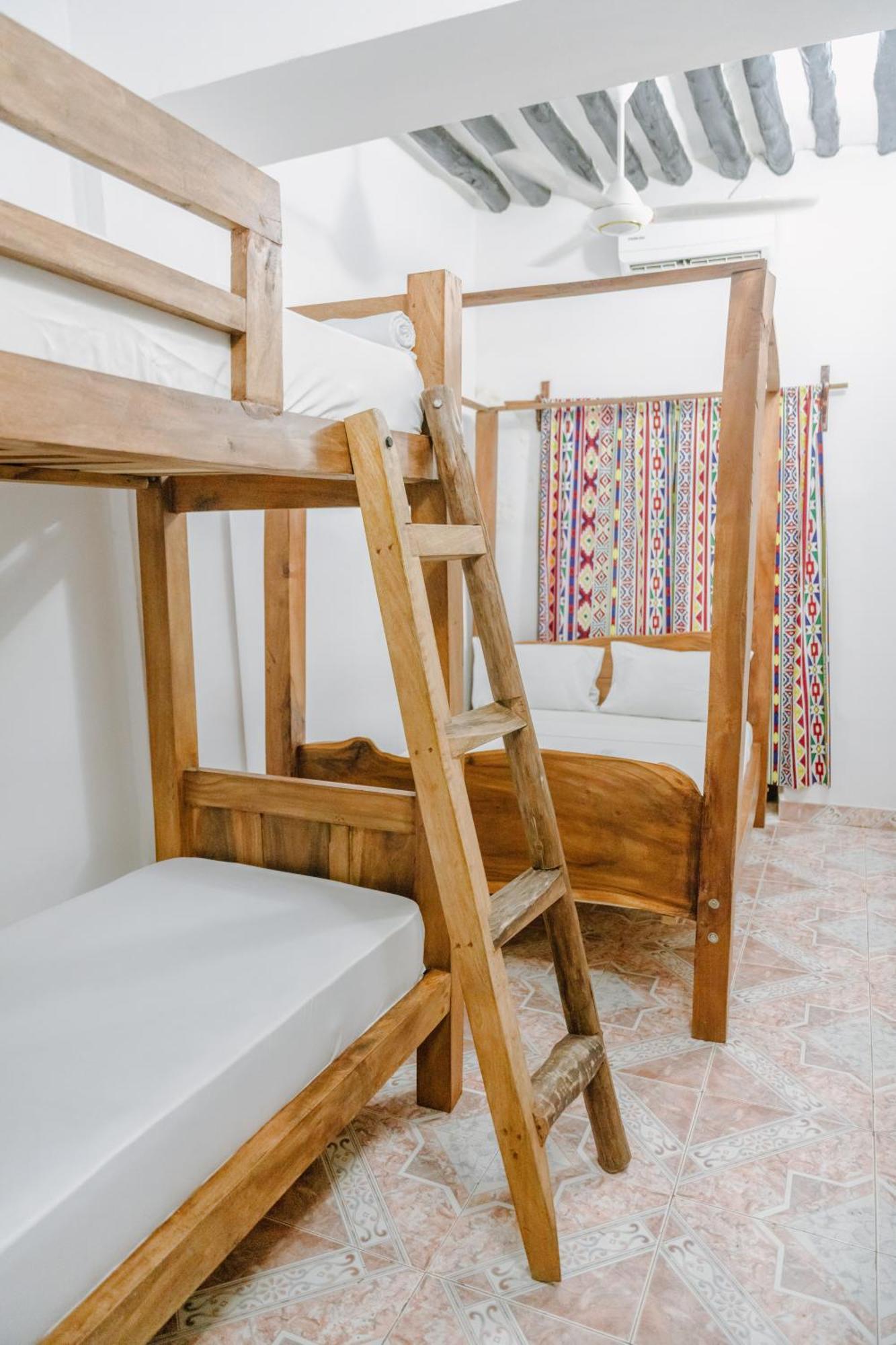 Shoki Shoki Guest House Zanzibar ภายนอก รูปภาพ